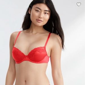 NWOT 38D Wacoal b.tempt'd Always Composed T-Shirt Bra in Hibiscus Red